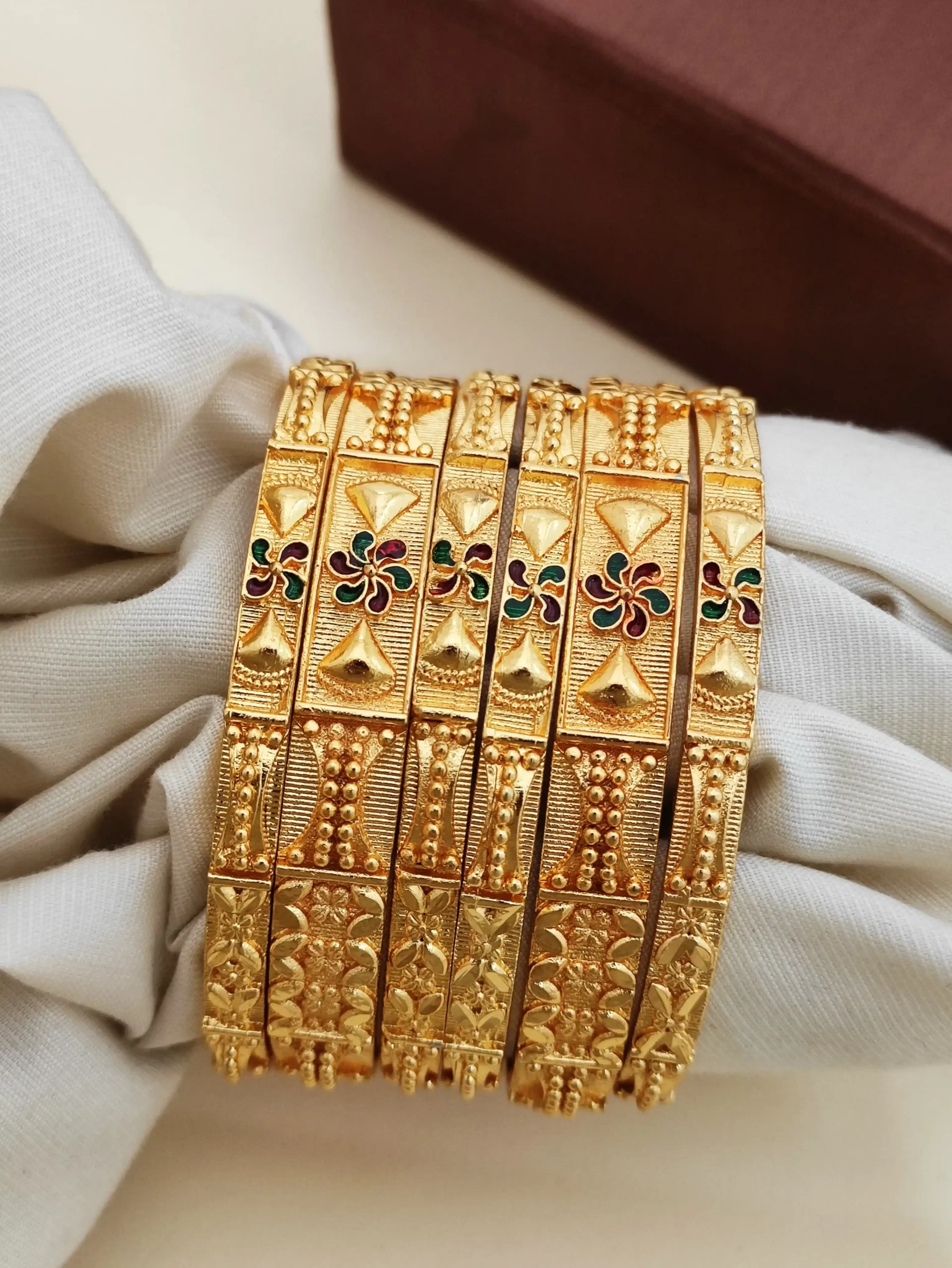Gilded Elegance Bangle Set – Sugabogam