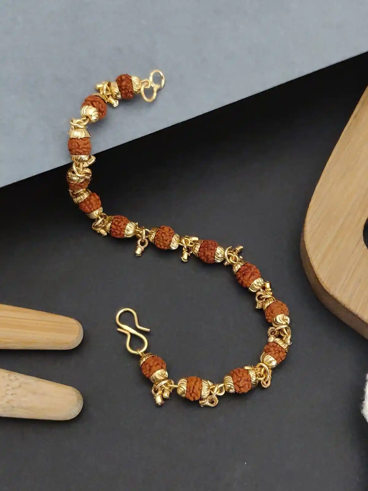 Premium Quality Fancy Ruthratcham Bracelet – Sugabogam