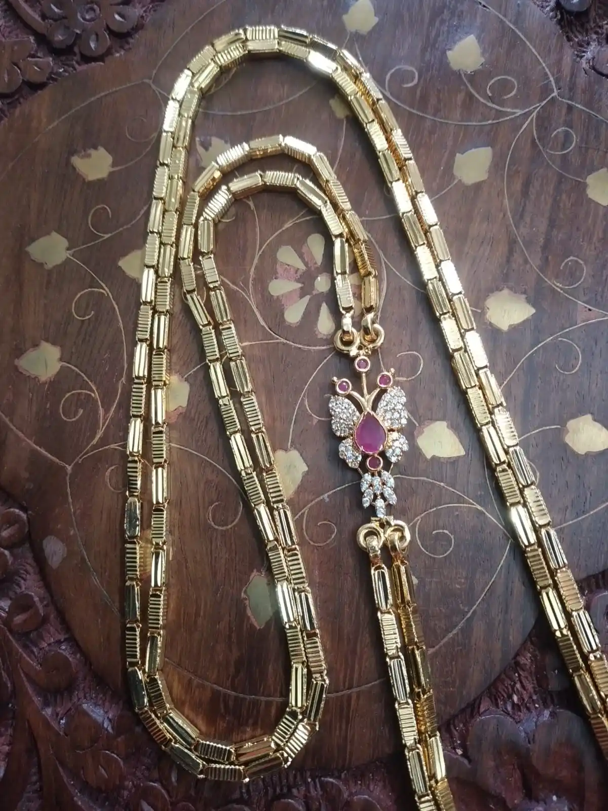 Opulent Butterfly Mopu Necklace – Sugabogam