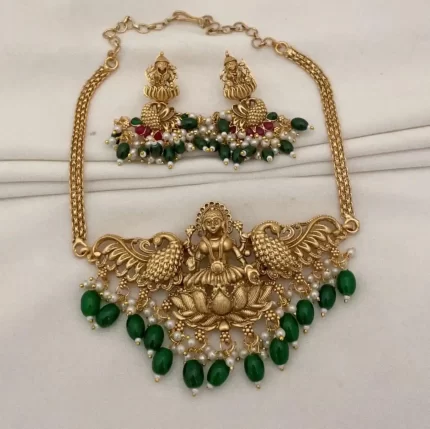 Gilded Petal Plume Choker – Sugabogam