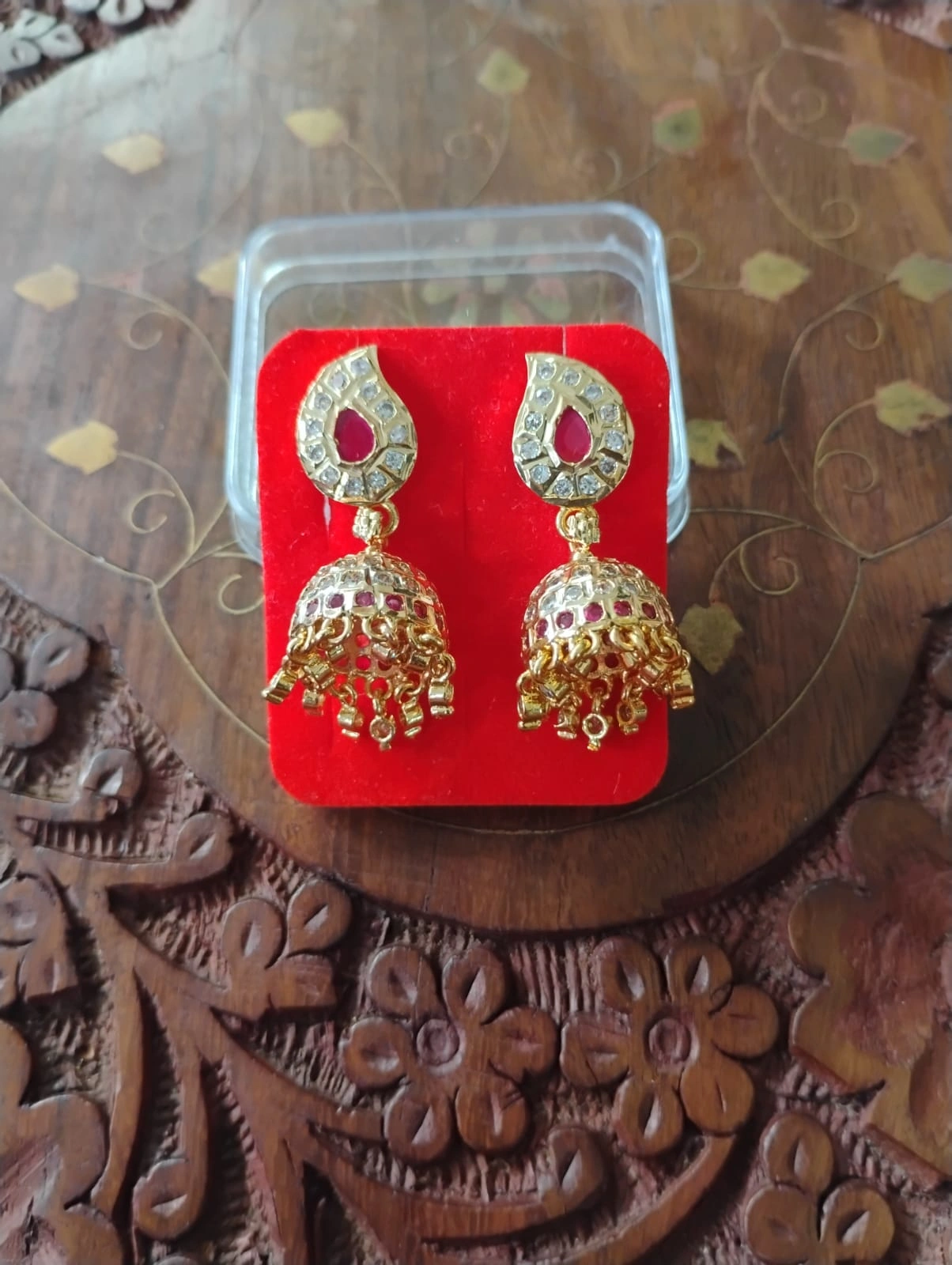 Royal Kundan Ruby Jhumka Earrings – Sugabogam