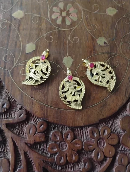 Traditional Stone Manga Thali Pendant